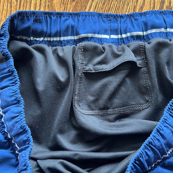 Lululemon Surge shorts, size L - Picture 3 of 12